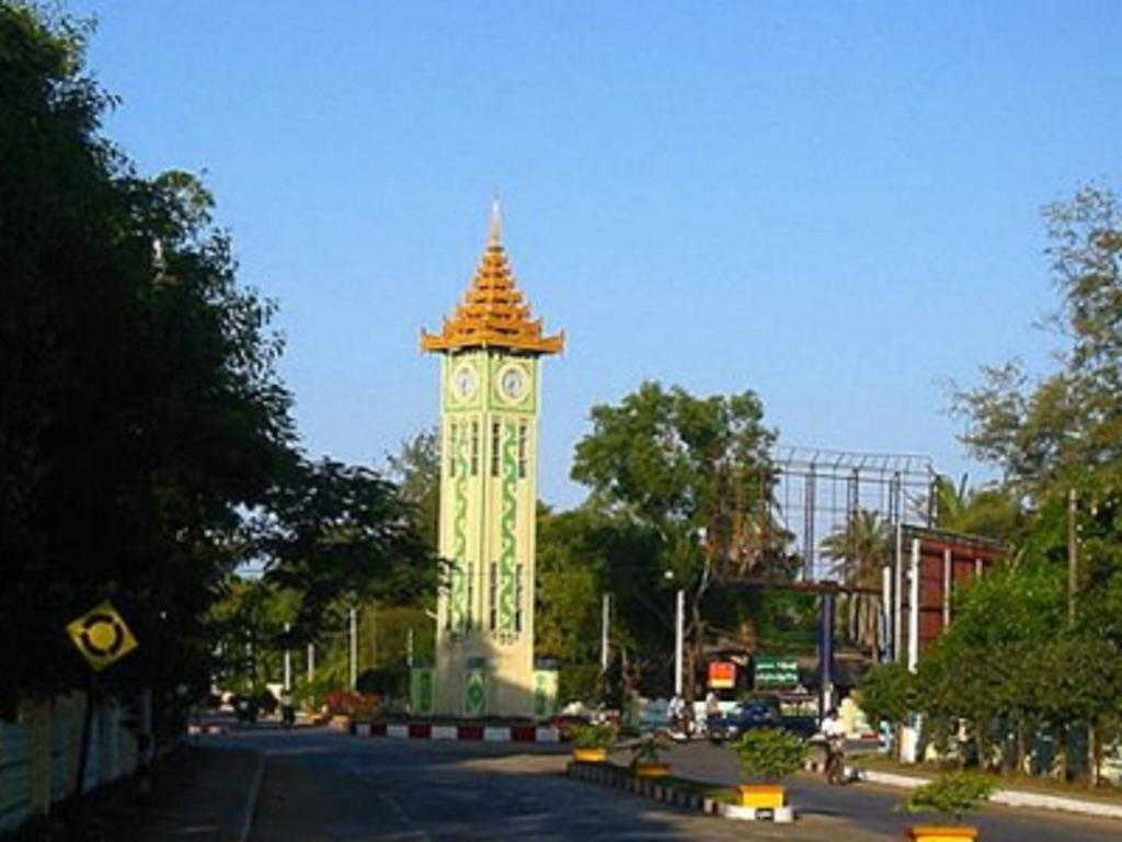 Day 1 Yangon – Sittwe (-/-/-)